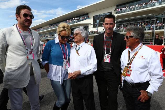 02.11.2014 - Race, Pamela Anderson, Bernie Ecclestone (GBR), President and CEO of FOM, Keanu Reeves, actor and Mario Andretti (USA) United States Grand Prix, Austin 30 October - 2 November 2014 