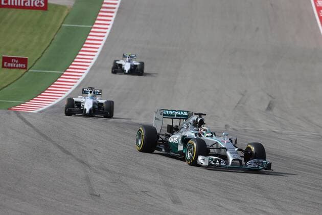 02.11.2014 - Race, Lewis Hamilton (GBR) Mercedes AMG F1 W05 leads Felipe Massa (BRA) Williams F1 Team FW36 United States Grand Prix, Austin 30 October - 2 November 2014 