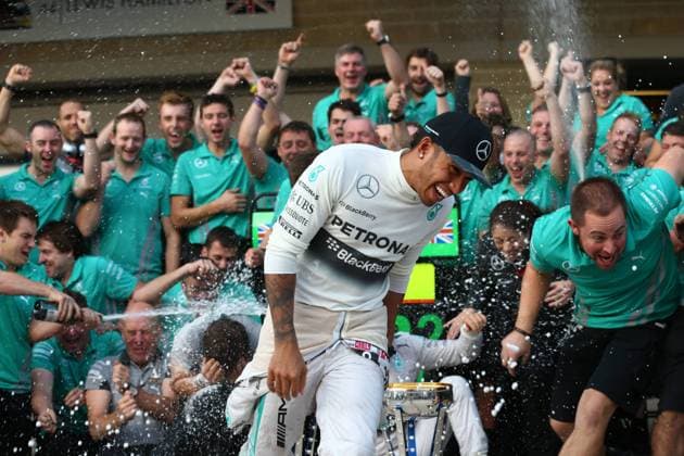 02.11.2014 - Race, Celebration, Lewis Hamilton (GBR) Mercedes AMG F1 W05 race winner and 2nd position Nico Rosberg (GER) Mercedes AMG F1 W05 United States Grand Prix, Austin 30 October - 2 November 2014 