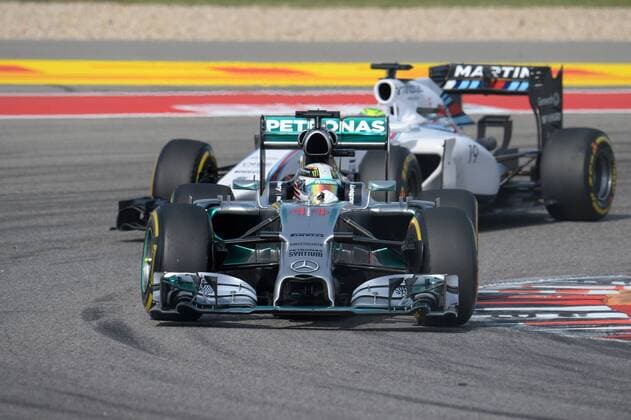 02.11.2014 - Race, Lewis Hamilton (GBR) Mercedes AMG F1 W05 leads Felipe Massa (BRA) Williams F1 Team FW36 United States Grand Prix, Austin 30 October - 2 November 2014 