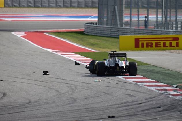 02.11.2014 - Race, Crash, Adrian Sutil (GER) Sauber F1 Team C33 retires from the race United States Grand Prix, Austin 30 October - 2 November 2014 
