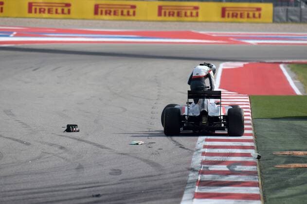02.11.2014 - Race, Crash, Adrian Sutil (GER) Sauber F1 Team C33 retires from the race United States Grand Prix, Austin 30 October - 2 November 2014 