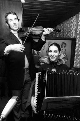 Angelika und Erich Buck (beide Deutschland) beim Musizieren