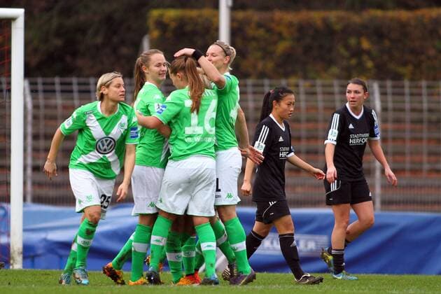 Torschütze, scores the goal, Tor, Goal, Torerfolg, Aktion, Action Wolfsburg, 1:0 Fussball, Allianz Frauen-Bundesliga, Herforder SV - VfL Wolfsburg xygx