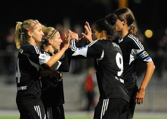 05.11.2014, xpsx, Fussball 1.Bundesliga Damen, 1.FFC Frankfurt - SC Freiburg, v.l. Torjubel zum 5:0 fuer Frankfurt Torschuetzin Celia Sasic (1.FFC Frankfurt)