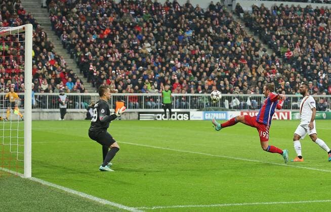 Mario GOETZE, FCB 19 Torschuss, schiesst das Tor zum 2-0 FC BAYERN MUENCHEN - AS ROM , Fussball UEFA Champions League, Gruppenphase, Muenchen, 05.11.2014 CL Saison 2014 2015, FCB, Muenchen