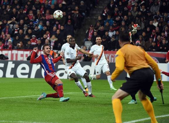 05.11.2014, xjhx, Fussball Champions League, FC Bayern München - AS Rom, v.l.Mario Goetze (FC Bayern Muenchen) Goal scored, Tor zum 2:0