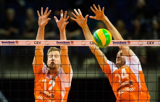 Berlin, Deutschland, 06.11.2014: Volleyball CEV Champions League Saison 2014 2015 - BR Volleys - Ach Volley Ljubljana. Paul Carroll (BR Volleys 12), Tomas Kmet (BR Volleys 14)