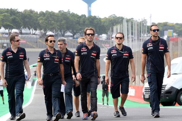 Aktuell Motorsport, Formel 1, GP Brasilien, Streckenbegehung 06.11.2014 - Jean-Eric Vergne (FRA) Scuderia Toro Rosso STR9 Brazilian Grand Prix, Interlagos 6 - 9 November 2014 