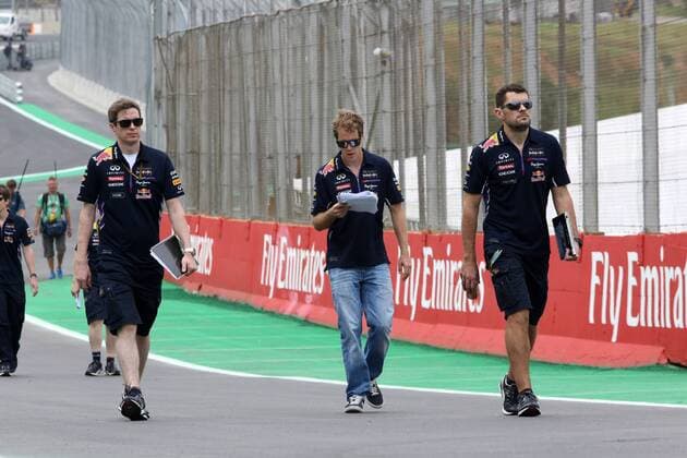 Aktuell Motorsport, Formel 1, GP Brasilien, Streckenbegehung 06.11.2014 - Sebastian Vettel (GER) Red Bull Racing RB10 Brazilian Grand Prix, Interlagos 6 - 9 November 2014 