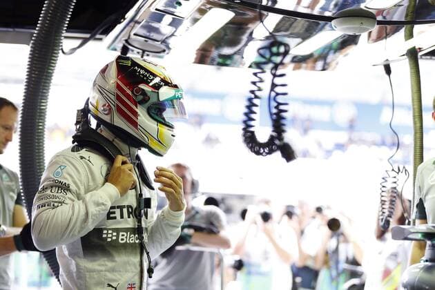 Motorsports: FIA Formula One World Championship 2014, Grand Prix of Brazil, 44 Lewis Hamilton (GBR, Mercedes AMG Petronas F1 Team), xHOCHxZWEIx