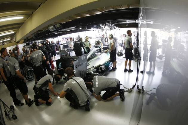 Motorsports: FIA Formula One World Championship 2014, Grand Prix of Brazil, 44 Lewis Hamilton (GBR, Mercedes AMG Petronas F1 Team), xHOCHxZWEIx