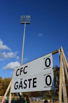 Die Anzeigentafel im Chemnitzer Stadion Chemnitzer FC, Stadion an der Gellertstraße --- 3.Liga --- Fussball --- 08.11.2014 , EP_BHR