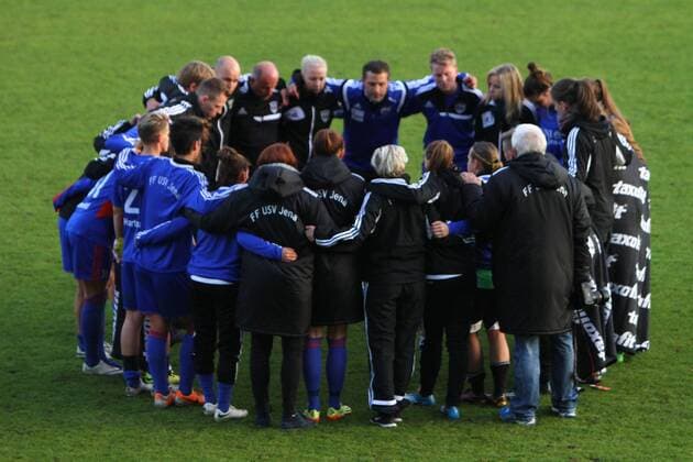 09.11.2014, xkvx, Fussball 1.Bundesliga Damen, FF USV Jena - FC Bayern München, v.l. USV Jena Spielerkreis