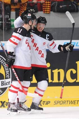 Torjubel bei Bud Holloway (Kanada) Steven Reinprecht (Kanada) Deutschland vs Kanada, Eishockey, Deutschland-Cup 2014, 09.11.2014 EP_slr