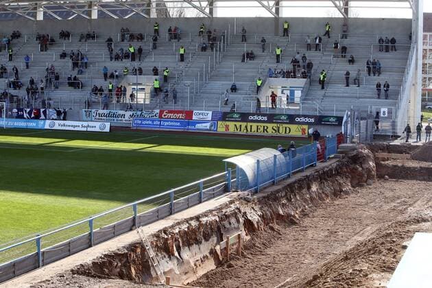 Chemnitz, 08.11.2014, Stadion an der Gellertstraße, Fussball, 3. Liga, 17. Spieltag. Chemnitzer FC. Chemnitzer Stadion - Baustelle Haupttribüne.