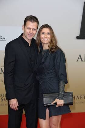 Oliver Bierhoff und seine Ehefrau Klara Szalantzy bei der Die Mannschaft Kino Premiere am 10.11.2014 in Berlin Die Mannschaft Kino Premiere in Berlin, 2014 