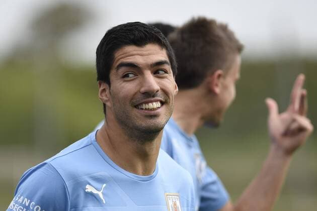 Luis Suarez of Uruguay s national soccer team takes part in a training session at the Uruguay Celeste complex in Montevideo, capital of Uruguay, on Nov. 10, 2014. Uruguay s national soccer team will meet Costa Rica in a friendly match on Nov. 12. Nicolas Celaya) (da) (SP)URUGUAY-MONTEVIDEO-SOCCER-NATIONAL TEAM e NICOLASxCELAYA 