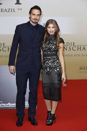 Mats Hummels und Cathy Fischer bei der Premiere des Kinofilms Die Mannschaft im CineStar Sony Center. Berlin, 10.11.2014 Foto:xS.xGabschx xFuturexImage