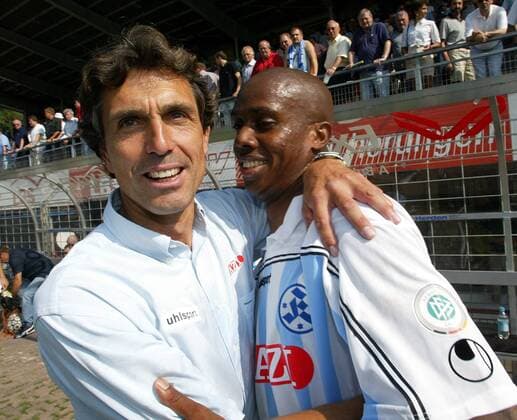 Fußball, Trainerhistorie, Stuttgarter Kickers SV Stuttgarter Kickers-FC Rot-Weiß Erfurt 2:0 TRainer Rainer Adrion, Eric Obinna 2 Tore 16.8.2003