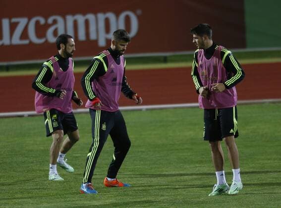 Spain national team training session. In this picture, Juanfran, Gerard Pique and Alvaro Morata. xPABLOGARCIAx 