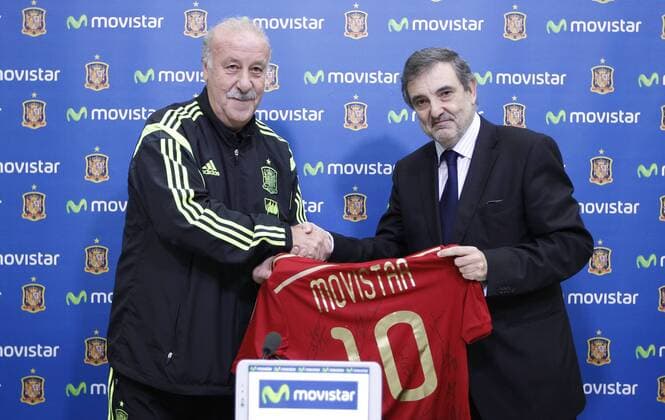 Agreement between Spanish team players and Movistar. In the picture, Vicente Del Bosque. xANGELxRIVEROx 