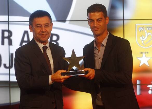 Aktuell Fussball, Spanien, Preisverleihung des Katalonischen Fussballverbands. 2014 Catalonian Football Federation awards. In this picture, President Josep Maria Bartomeu (FC Barcelona Barca) and Gerard Lopez. xFRANCESCxADELANTADOx 