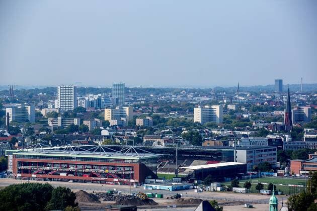 Fußball, Stadiongeschichte FC St. Pauli Hamburger, Hamburg, Europa, europe, Aussenansicht, draussen, tagsüber, Stadt, city, Übersicht, Millerntorstadion, Stadion, Millerntor, St. Pauli, Stadion des Fussballvereins FC St. Pauli, Übersicht, Stadtteil, Stadien, Bundesliga, Fussball, Fussballstadion,