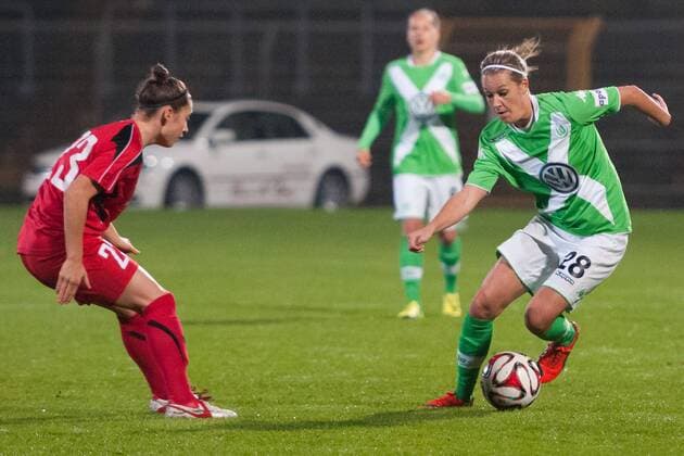 v.li.: Katharina Aufhauser (NÖSV Neulengbach), Lena Gößling (VfL Wolfsburg), Fussball, UEFA Women s Champions League, VfL Wolfsburg - NÖSV Neulengbach, xobx