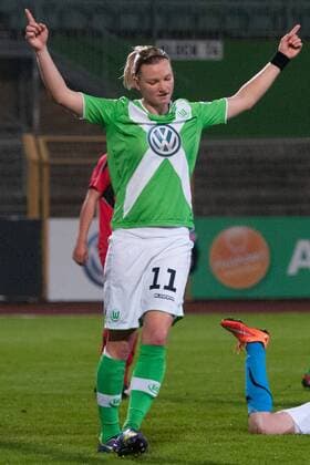 v.li.: Alexandra Popp (VfL Wolfsburg) bejubelt ihr Tor zum 2:0 mit Torjubel, Jubel, Freude über das Tor, Fussball, UEFA Women s Champions League, VfL Wolfsburg - NÖSV Neulengbach, xobx