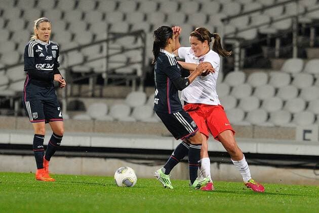 Louisa Necib (lyon) vs Lindsey Horan (psg) Olympique Lyon - PSG Paris Saint Germain - 12 11 2014 FredericChambertxPanoramic 