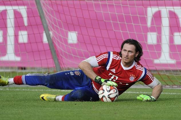 Heinz MÜLLER (Torwart),Aktion,Einzelaktion,Einzelbild,Freisteller,Ganzkoerperaufnahme,ganze Figur., Training FC Bayern München. Fussball 1. Bundesliga,am 12.11.2014.