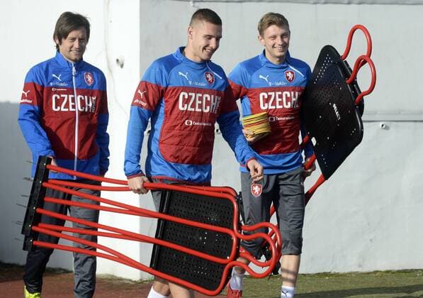 Czech national soccer team is seen during a training prior to the qualification match against Iceland for the European Championships in Prague, Czech Republic, November 14, 2014. Pictured Tomas Rosicky (from left), Pavel Kaderabek and Ladislav Krejci. (CTKxPhoto MichalxKrumphanzl) CTKPhotoOF201411140610801  kru 2