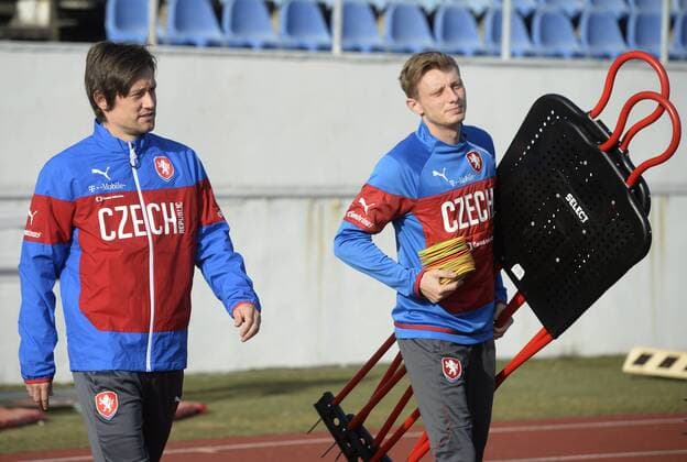 Czech national soccer team is seen during a training prior to the qualification match against Iceland for the European Championships in Prague, Czech Republic, November 14, 2014. Pictured Tomas Rosicky (left) and Ladislav Krejci. (CTKxPhoto MichalxKrumphanzl) CTKPhotoOF201411140610601  kru 3