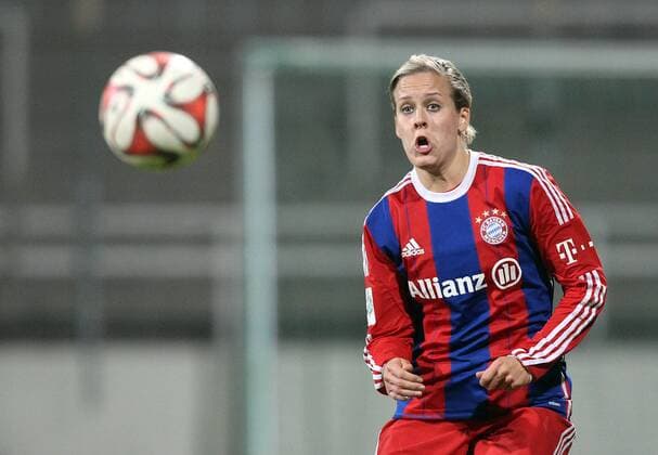Fussball, Allianz Frauen-Bundesliga, FC Bayern München - Herforder SV, v.li.: Vanessa Bürki (FC Bayern München Damen) xmrx
