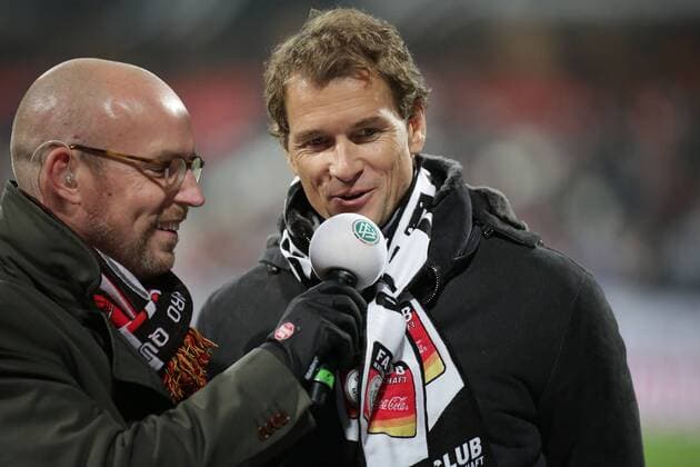 14.11.2014, xjfx, Fussball EM Qualifikation, Deutschland - Gibraltar, v.l.RTL Moderator Jens Lehmann, Fanclub Nationalmannschaft