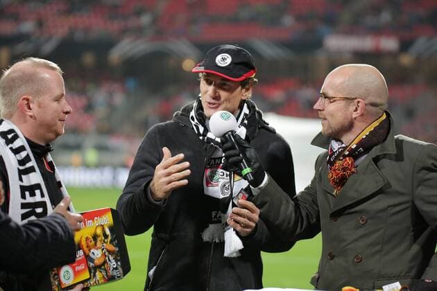14.11.2014, xjfx, Fussball EM Qualifikation, Deutschland - Gibraltar, v.l.RTL Moderator Jens Lehmann, Fanclub Nationalmannschaft