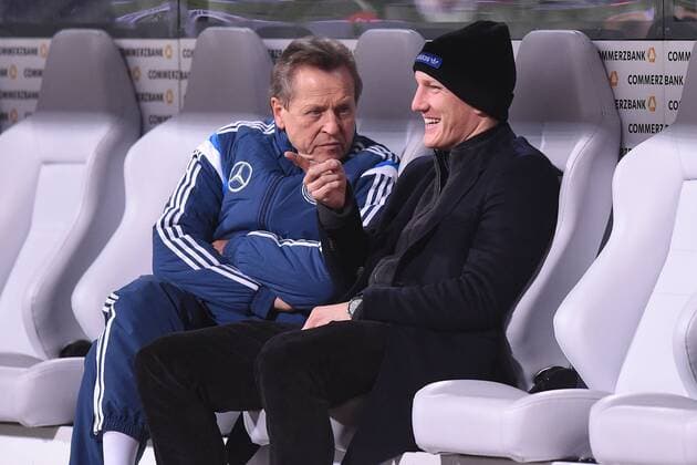 Fußball Länderspiel Deutschland - Gibraltar am 14.11.2014 im Grundig Stadion in Nürnberg Bastian Schweinsteiger ( Deutschland ), vorne