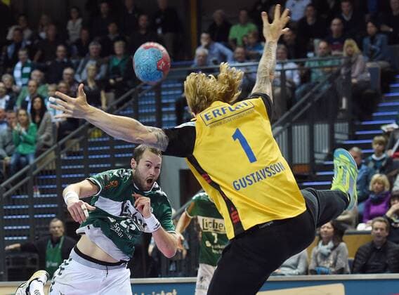 15.11.2014, xjhx, Handball HBL, HSG Wetzlar - Bergischer HC, v.l. Steffen Fäth (HSG Wetzlar), Björgvin Pall Gustavsson (Bergischer HC)