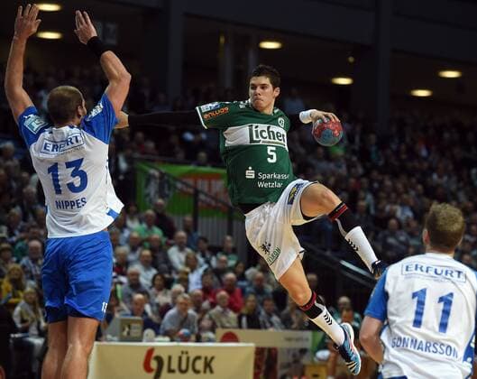 15.11.2014, xjhx, Handball HBL, HSG Wetzlar - Bergischer HC, v.l. Kristian Nippes (Bergischer HC), Vladan Lipovina (HSG Wetzlar)