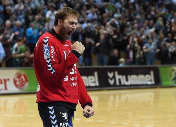 15.11.2014, xjhx, Handball HBL, HSG Wetzlar - Bergischer HC, v.l. Andreas Wolff (HSG Wetzlar) jubeln jubelt nach Spielende.