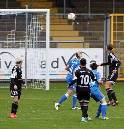 Fussball, Allianz Frauen-Bundesliga, TSG 1899 Hoffenheim - 1. FFC Frankfurt, v.li.: Dzsenifer Marozsan (1. FFC Frankfurt) erzielt das Tor zum 0:1, scores the goal, Aktion, Action xmrx