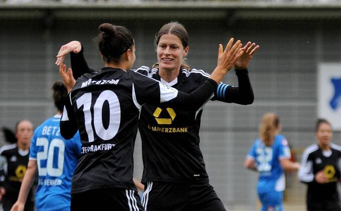 16.11.2014, xfux, Fussball 1.Bundesliga Damen, TSG 1899 Hoffenheim - 1.FFC Frankfurt, v.l. Dzsenifer Marozsan (1.FFC Frankfurt), Kerstin Garefrekes (1.FFC Frankfurt) Torjubel, Goal celebration, celebrate the goal zum 0:3