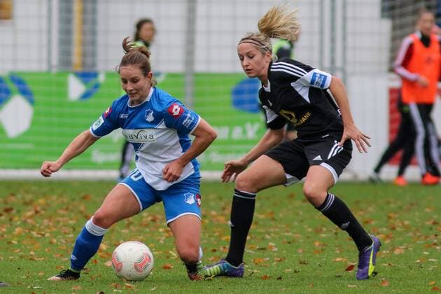 v.li.: Sabine Stoller (TSG Hoffenheim), Kathrin-Julia Hendrich (1. FFC Frankfurt), Fussball, Allianz Frauen-Bundesliga, TSG 1899 Hoffenheim - 1. FFC Frankfurt, xozx