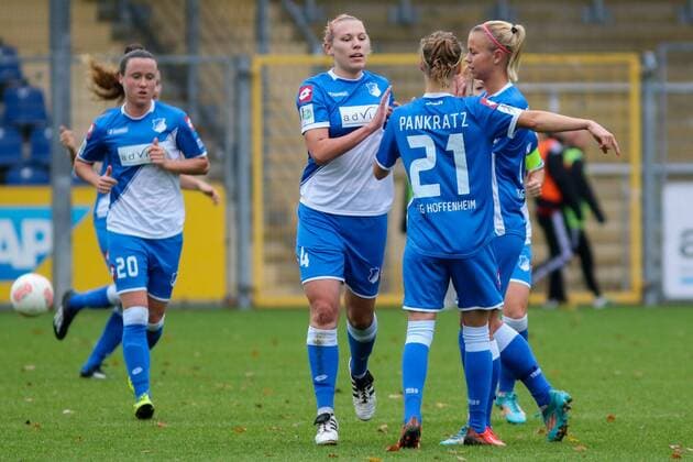 v.li.: Theresa Betz (TSG Hoffenheim), Kristin Demann (TSG Hoffenheim), Leonie Pankratz (TSG Hoffenheim), Stephanie Breitner (TSG Hoffenheim), Jubel, Torjubel, Torerfolg, celebrate the goal, goal, celebration, Jubel über das Tor, optimistisch, Action, Aktion, Fussball, Allianz Frauen-Bundesliga, TSG 1899 Hoffenheim - 1. FFC Frankfurt, xozx