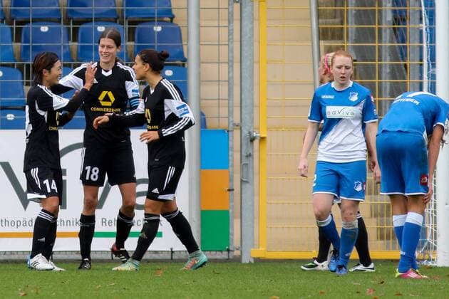 v.li.: Kozue Ando (1. FFC Frankfurt), Kerstin Garefrekes (1. FFC Frankfurt) und Dzsenifer Marozsan (1. FFC Frankfurt) bejubeln den Kantersieg, Jubel, Torjubel, Torerfolg, celebrate the goal, goal, celebration, Jubel über das Tor, optimistisch, Action, Aktion, Fussball, Allianz Frauen-Bundesliga, TSG 1899 Hoffenheim - 1. FFC Frankfurt, xozx