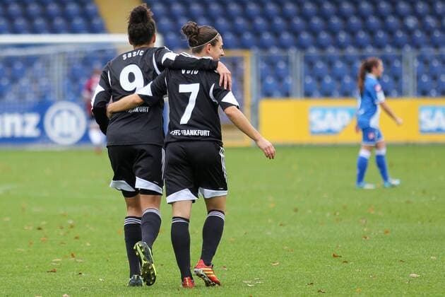 v.li.: Celia Sasic (1. FFC Frankfurt) und Veronica Boquete Giadans (1. FFC Frankfurt) jubeln über ein Tor, Jubel, Torjubel, Torerfolg, celebrate the goal, goal, celebration, Jubel über das Tor, optimistisch, Action, Aktion, Fussball, Allianz Frauen-Bundesliga, TSG 1899 Hoffenheim - 1. FFC Frankfurt, xozx