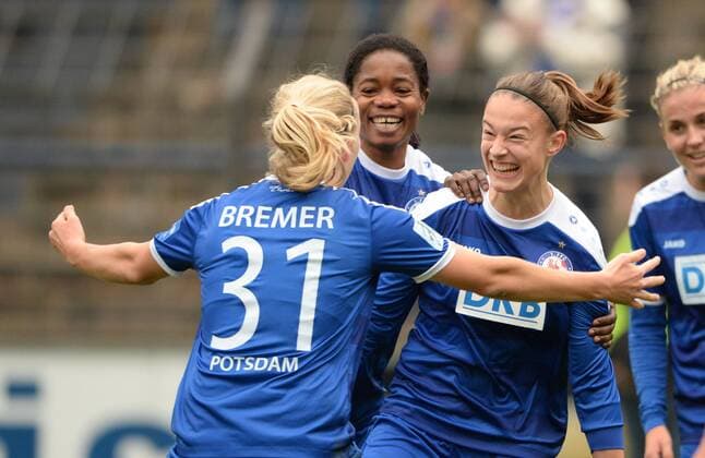 v.l.: Pauline Bremer, Genoveva Anonma und Felicitas Rauch (Pot), Jubel Tor 1:0, Fussball, Allianz Frauen-Bundesliga, 1.FFC Turbine Potsdam - SC Sand, xjkx
