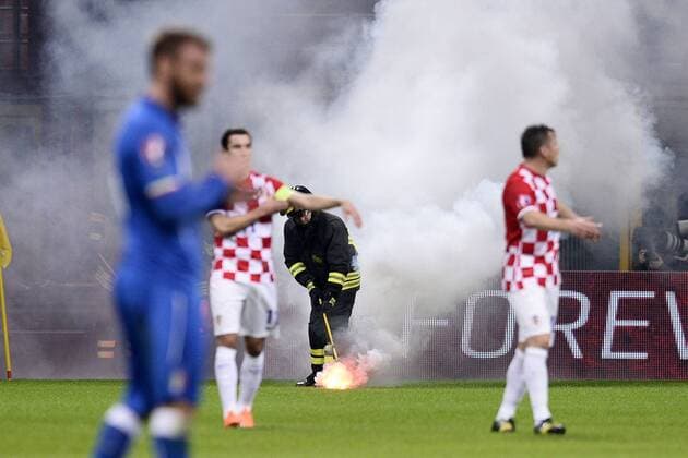 Mailand, 16.11.2014 - UEFA European Qualifier 2014 - Italien vs Kroatien - fumogeni 
