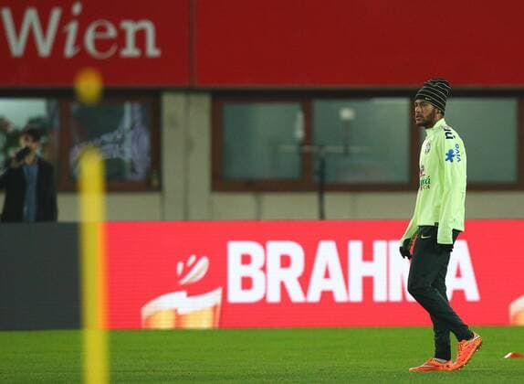 SOCCER - preview VIENNA,AUSTRIA,17.NOV.14 - SOCCER -, friendly match, final training of team BRA. Image shows Neymar (BRA). 